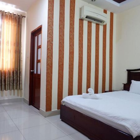 Reddoorz Tuan Viet Hotel Dinh Tien Hoang ホーチミン市 エクステリア 写真
