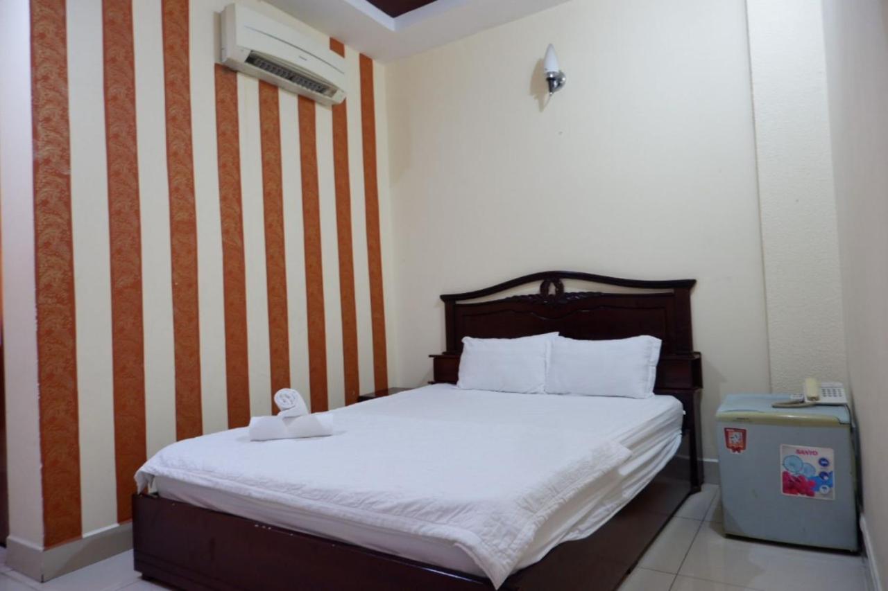 Reddoorz Tuan Viet Hotel Dinh Tien Hoang ホーチミン市 エクステリア 写真